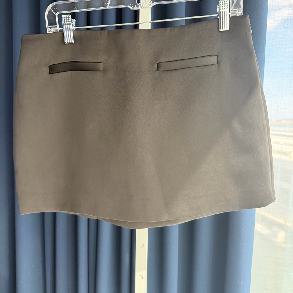 Astr The Label Black Skirt with Smooth Finish
